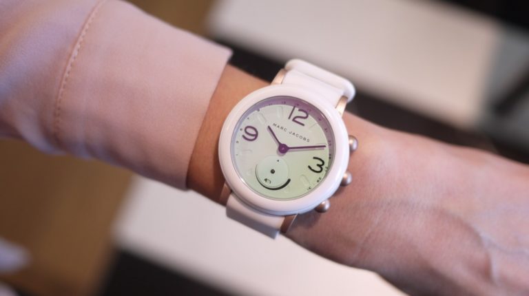 Умные часы Marc Jacobs