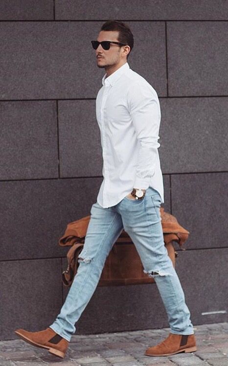 Белая рубашка с рваными джинсами